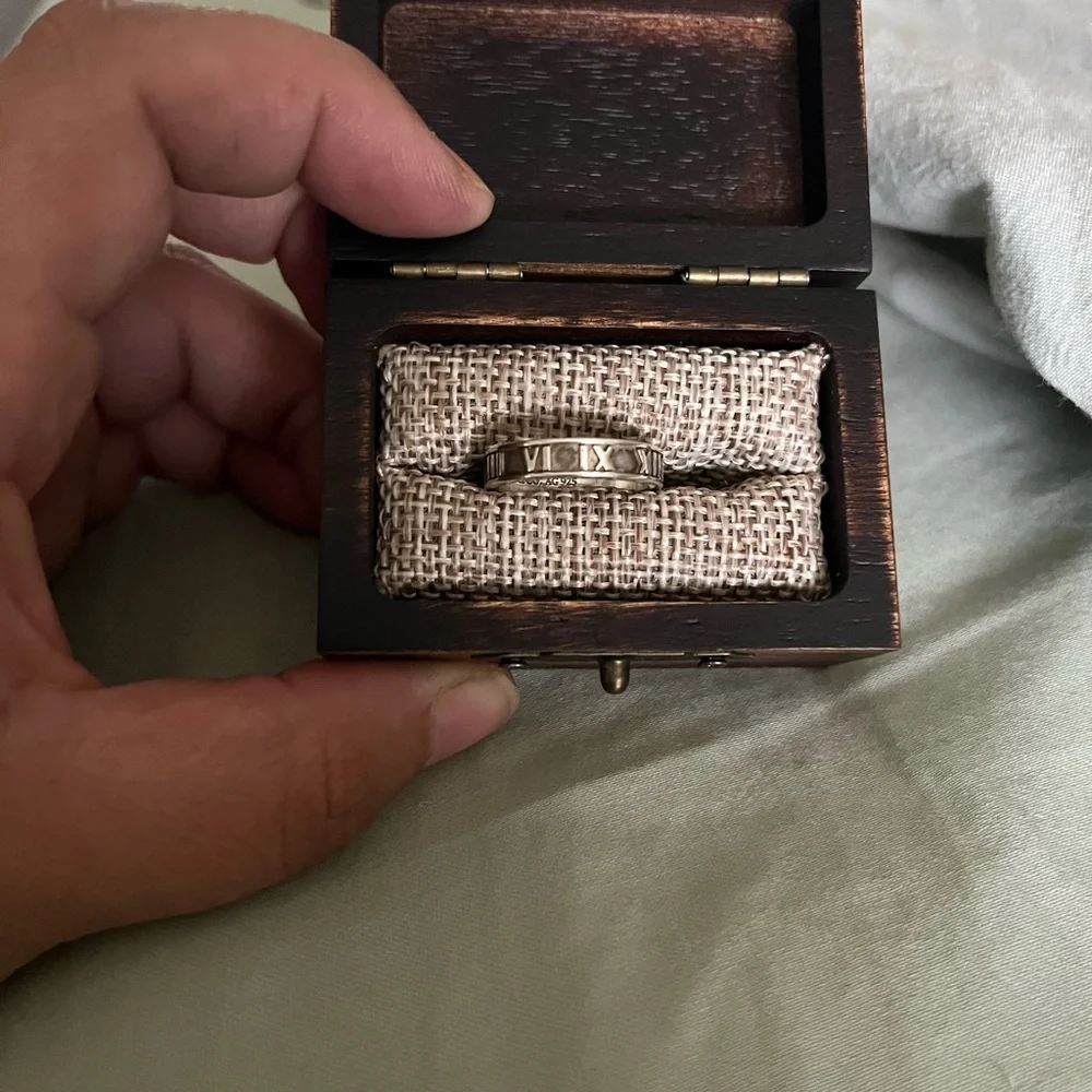 Tiffany & Co. Atlas Roman Numeral Band Band Ring Size 5.5 - Picture 2 of 5